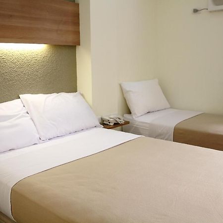 The Center Suites Себу Экстерьер фото
