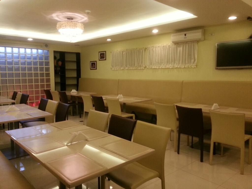 The Center Suites Себу Экстерьер фото