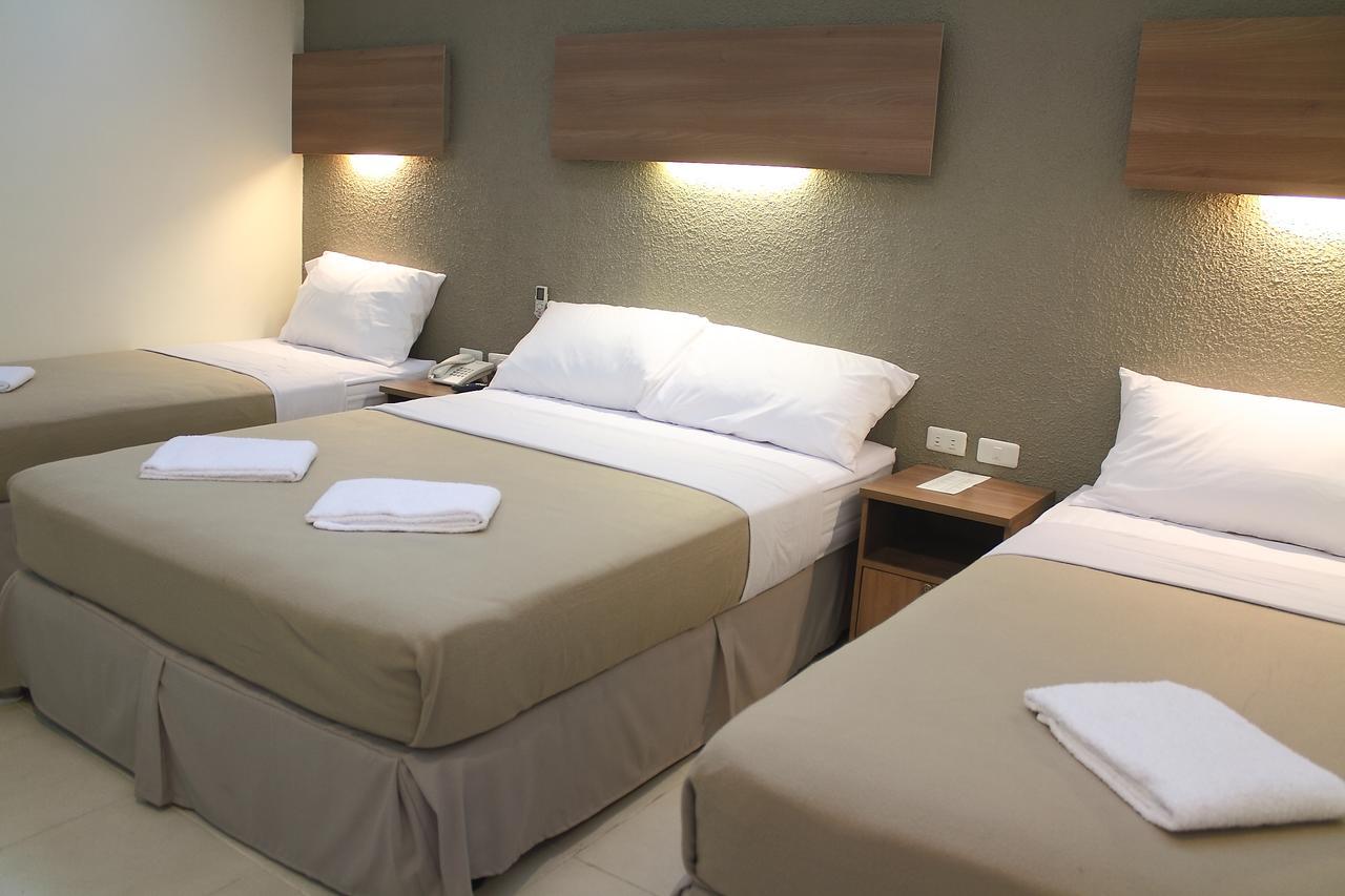 The Center Suites Себу Экстерьер фото