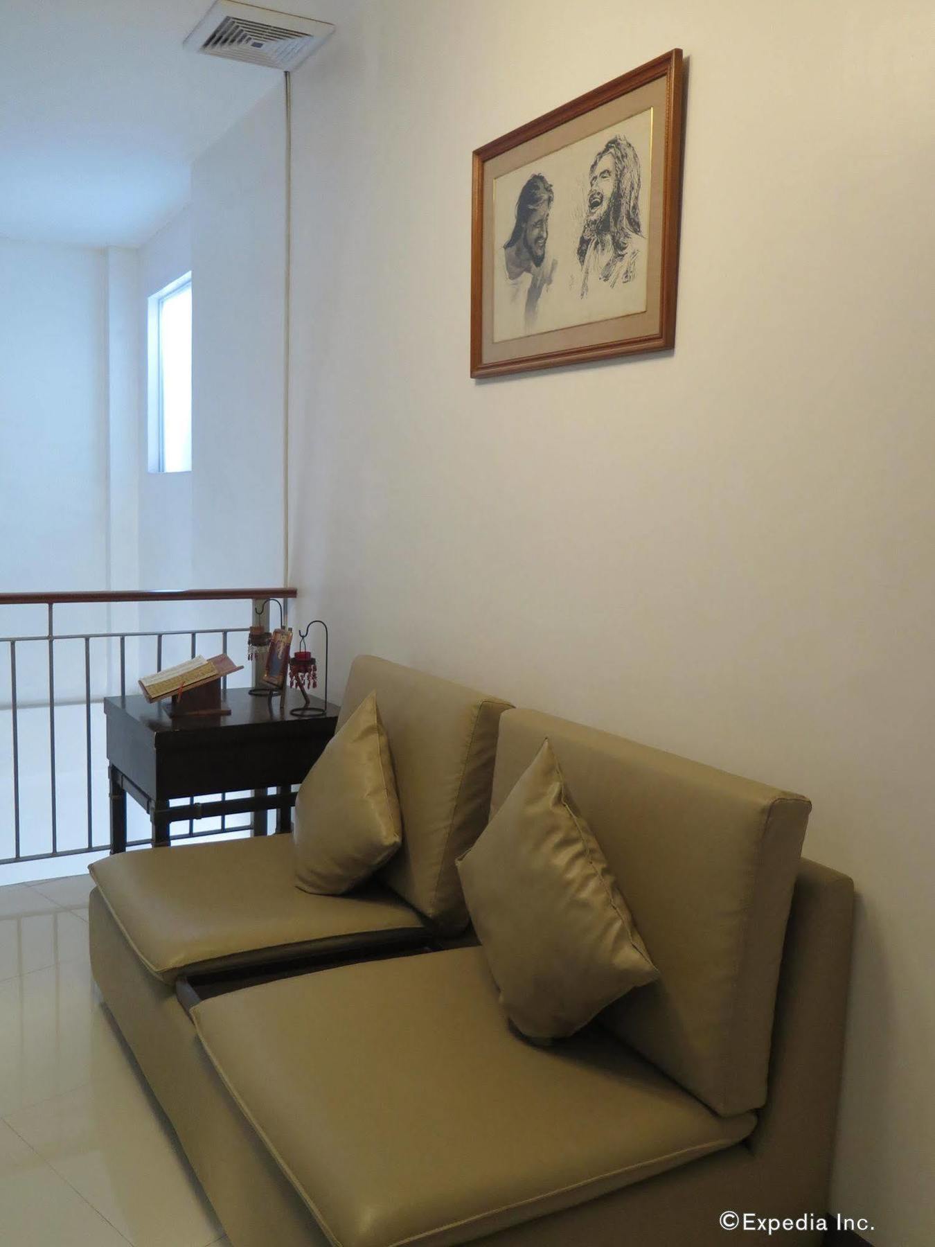 The Center Suites Себу Экстерьер фото