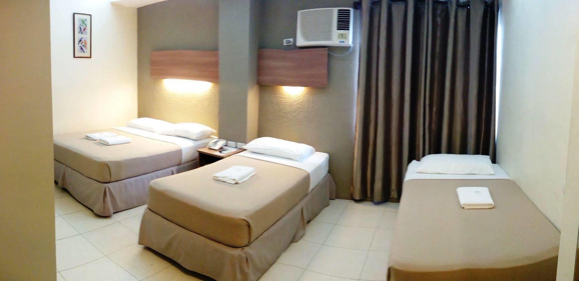 The Center Suites Себу Экстерьер фото