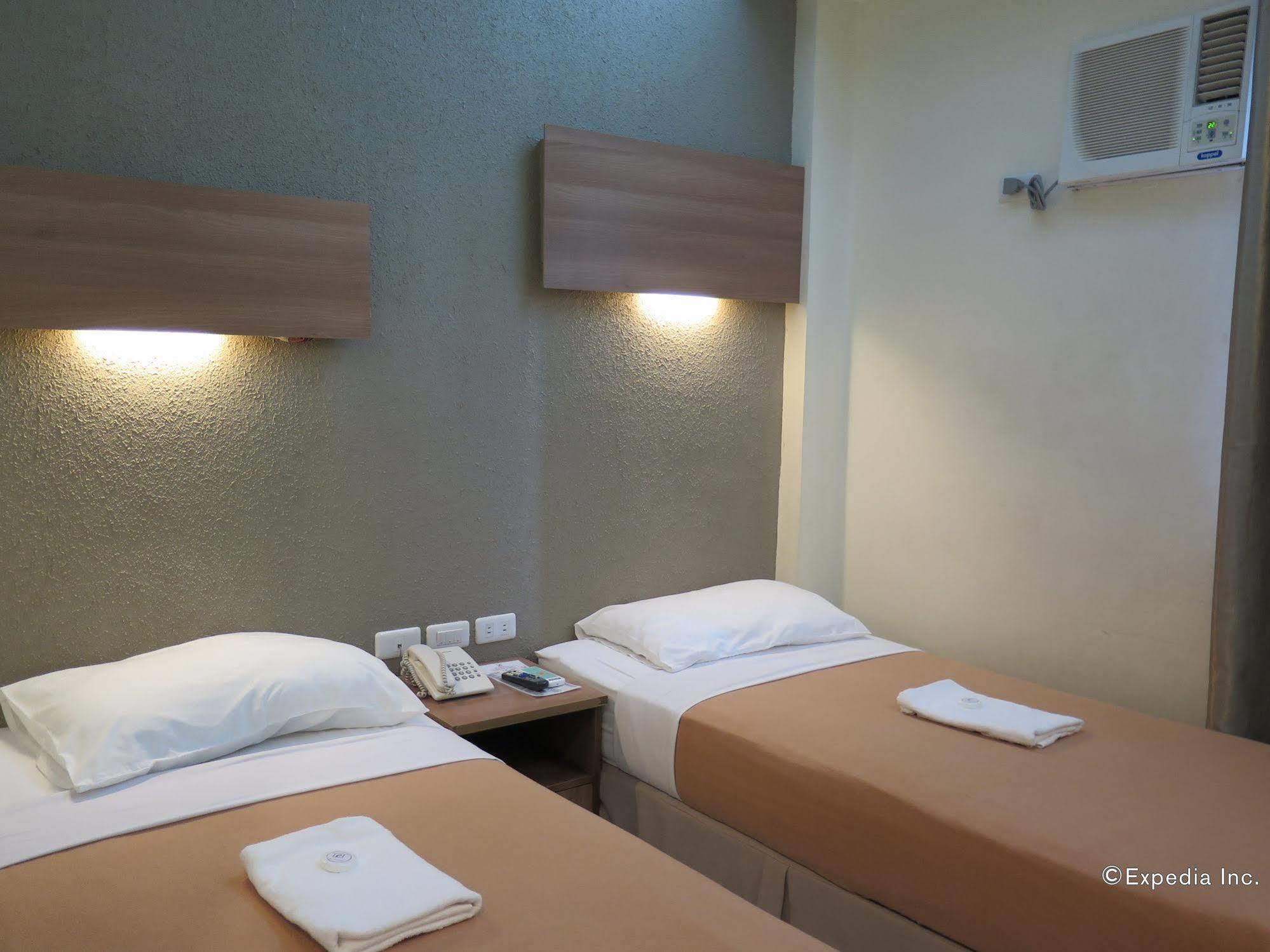 The Center Suites Себу Экстерьер фото