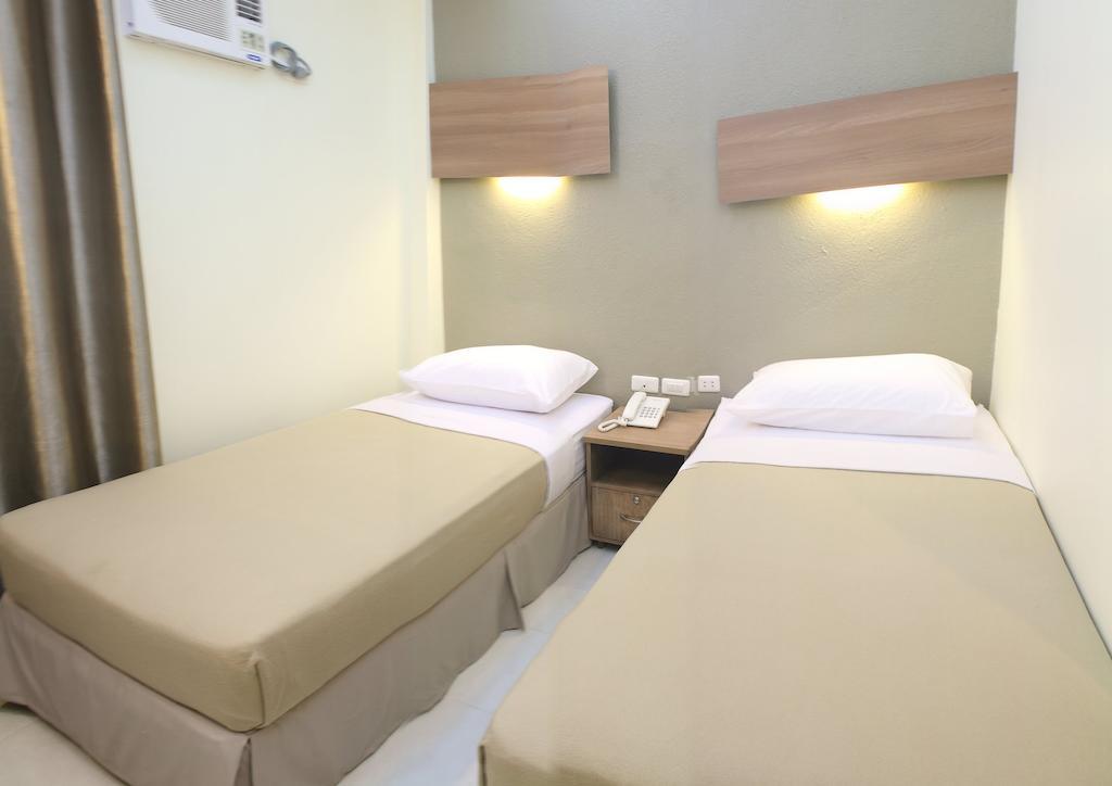 The Center Suites Себу Экстерьер фото
