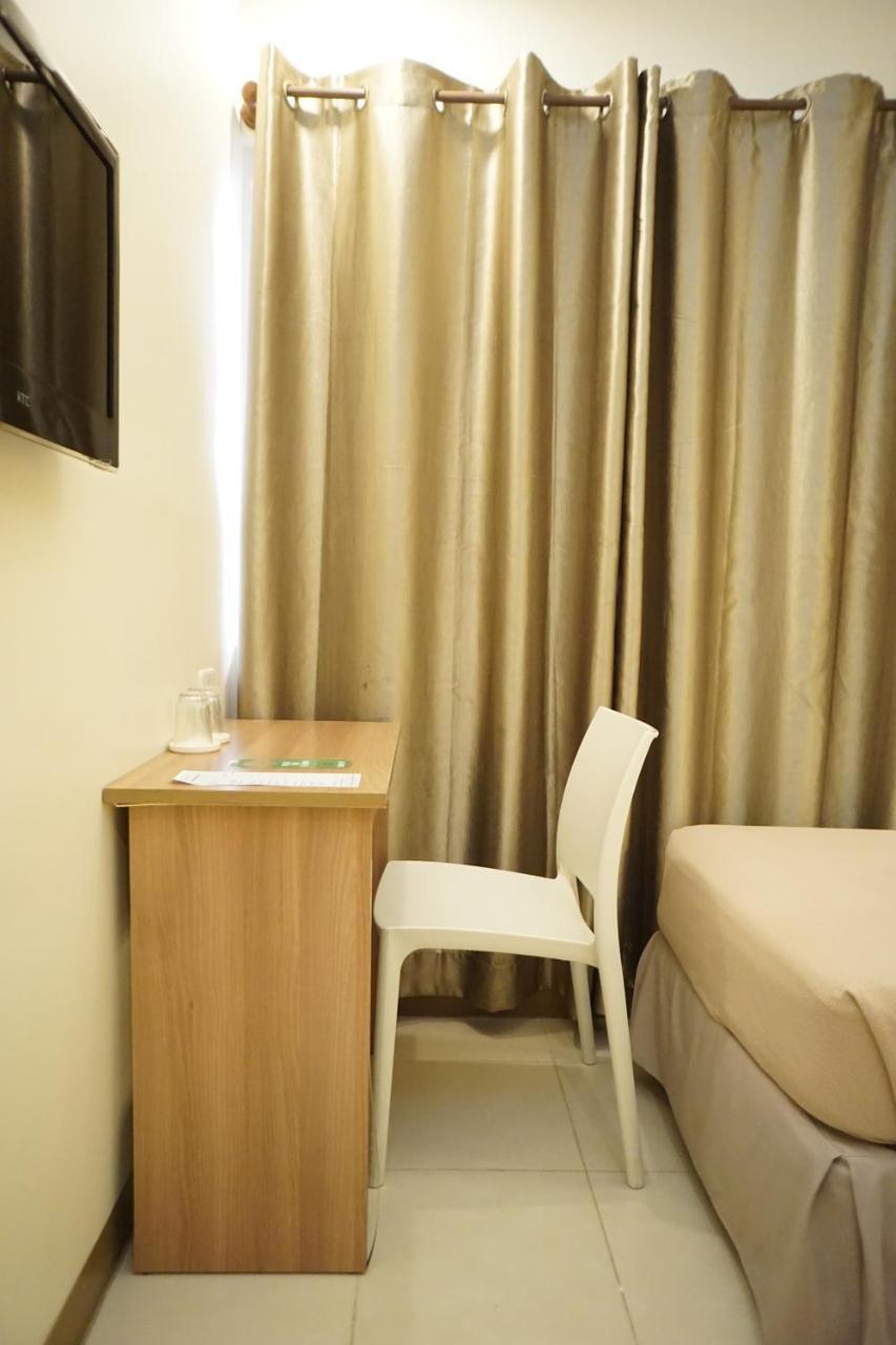 The Center Suites Себу Экстерьер фото